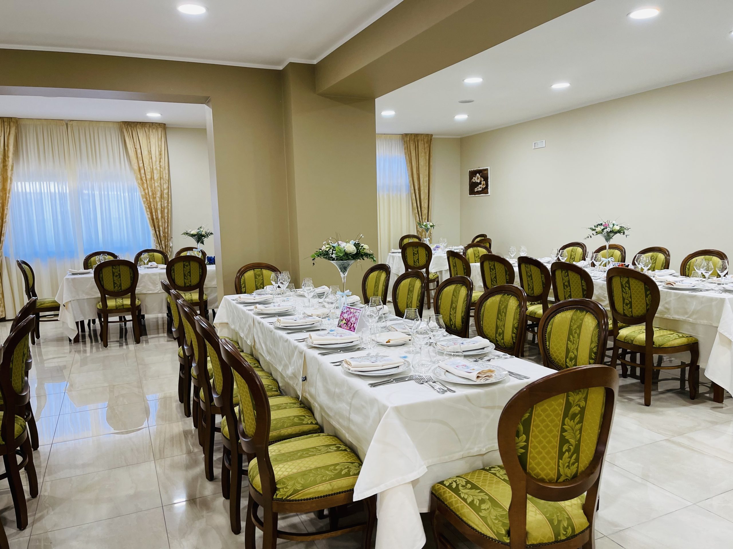 Sala ricevimenti elegante del Ristorante La Pergamena